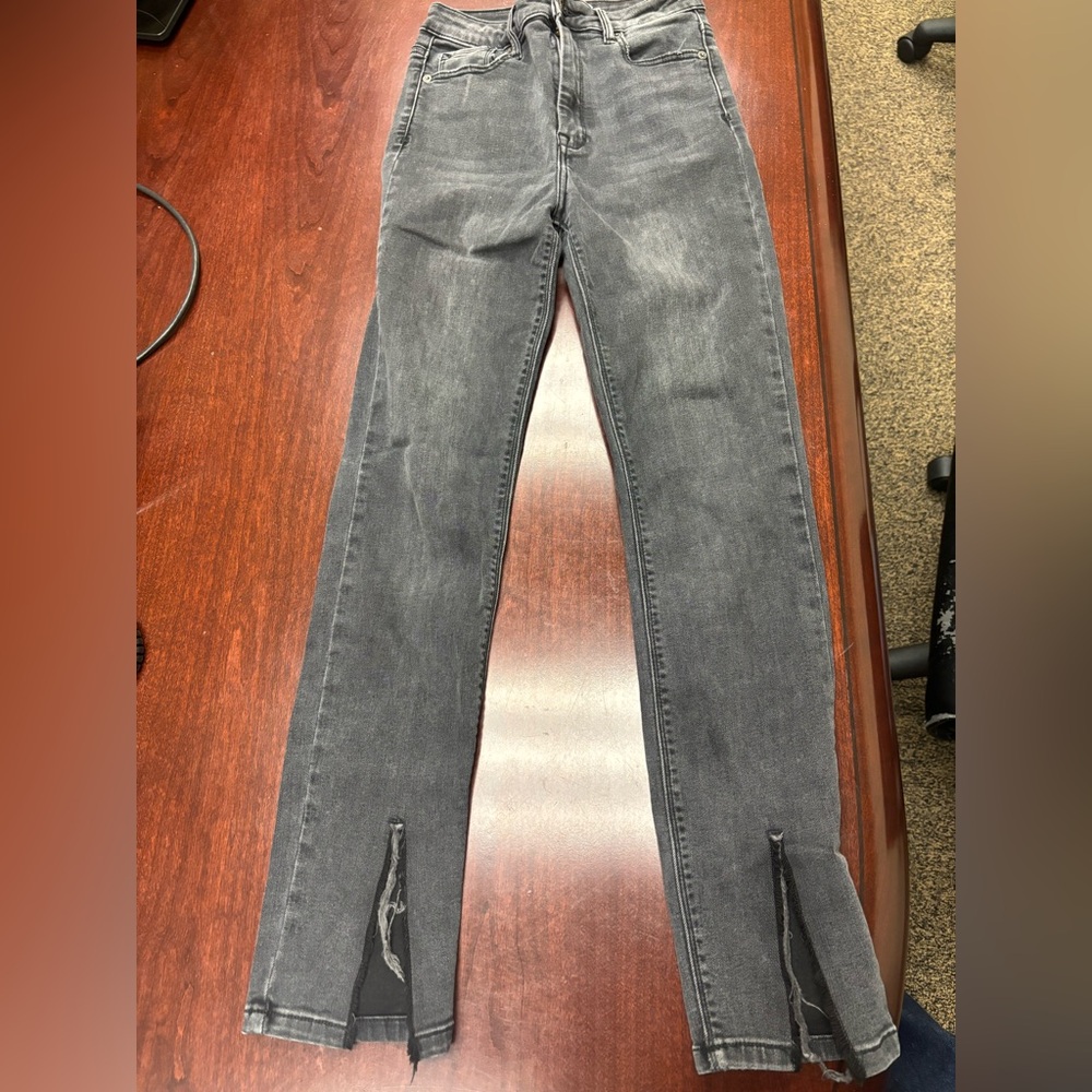 Hidden Women’s Jeans